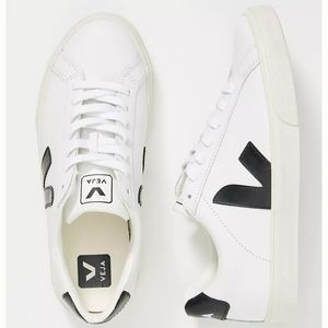Veja Esplar Low Top Sneakers